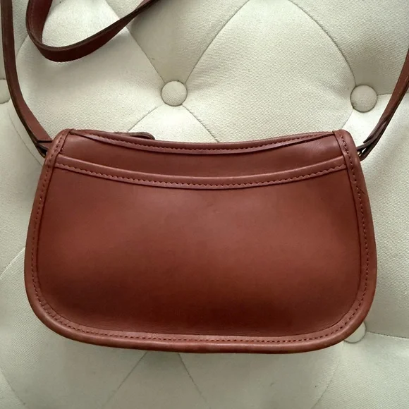 COACH Classic Tan Leather Crossbody Bag - Vintage - Great condition! - Picture 2 of 16